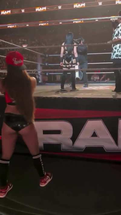 Nikki on Raw 11-10-16