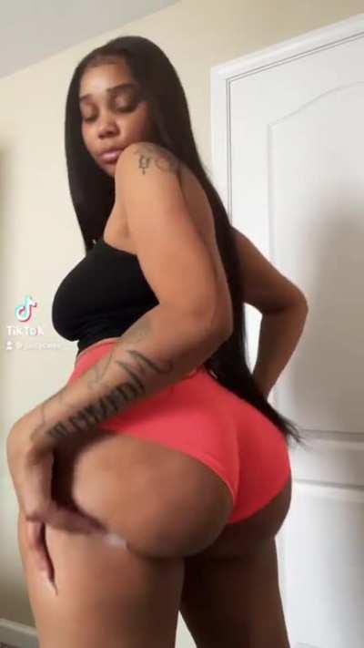 JUICYJUCEE_ (@juicyjucee_)