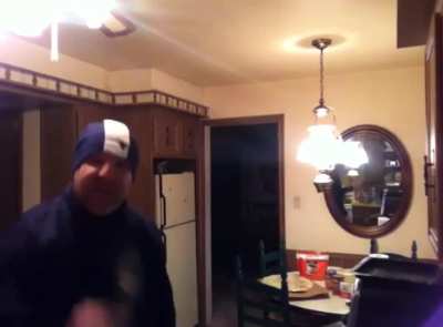 🎶 The pizza is gonna cook for 20mins, the pizza is gonna cook for 20mins 🎶