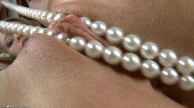 Edging with beads
