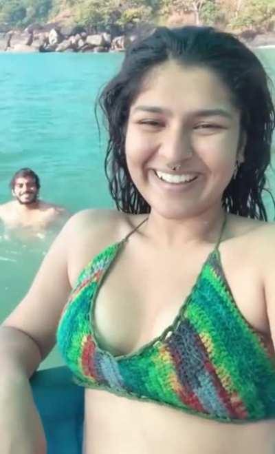 Slutty sonu(Nidhi Bhanushali) in bikini 😍🔥