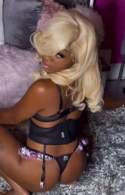 Do blonde look good on me