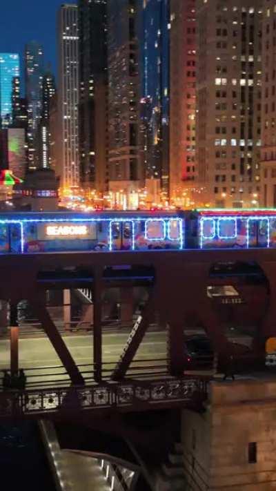 I caught Santa heading into the Loop tonight!