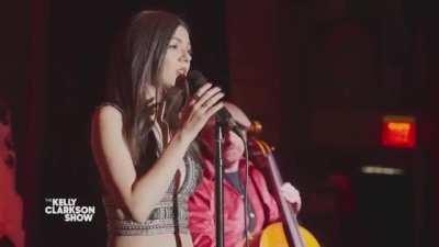 Performing 'Big Girls Don't Cry' On The Kelly Clarkson Show 1/17/2024