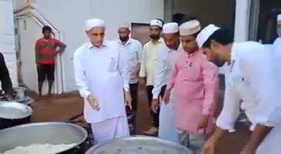 Is it true Kerala people spit into food before serving? some one tell me this is a well made prank. I have been there :(