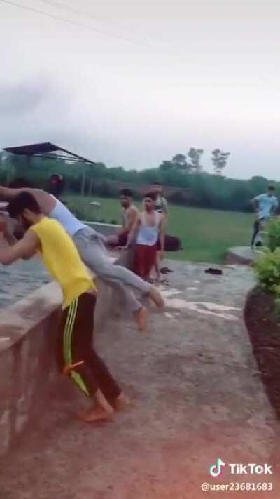 Guy making tik tok accidently gets naked in front of everyone.