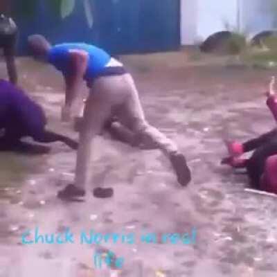 Master of the drunken fist. 4 vs 1