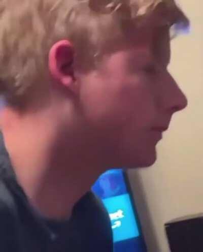 Salvia tripping, and... there it goes.