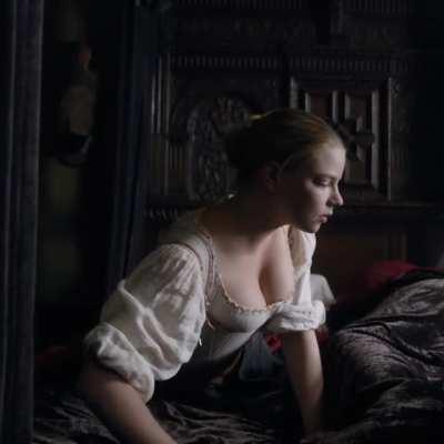 Anya Taylor-Joy's tits looking great in a 17th century dress.