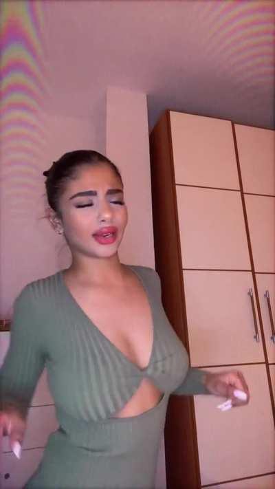 Just trying to get pool party ready 🎉