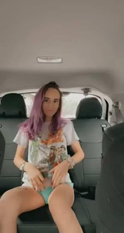 My friends were so shocked at how comfortable I was doing this in our Uber [gif]