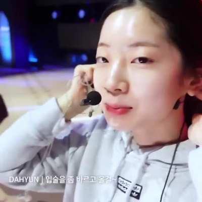 No make-up Dahyun is just so adorable