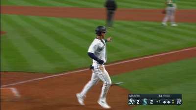 [Highlight] The Mariners waste no time taking the lead back as Ty France hits a sac fly to put them up 3-2 in the 7th.