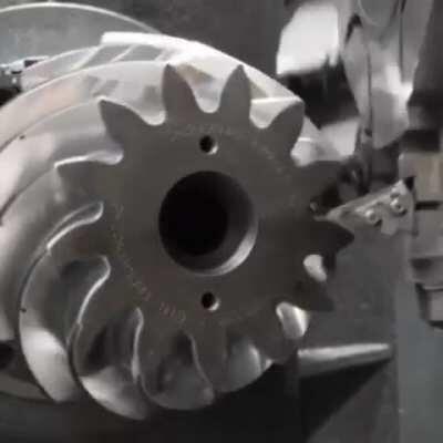 Spiral bevel gear cutting