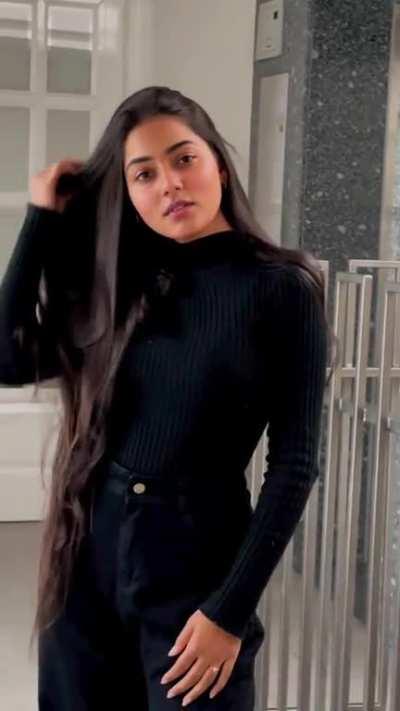 Such a gorgeous girl