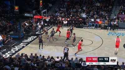 [Highlight] Scottie Barnes with an impressive hesitation turnaround fadeaway on Durant