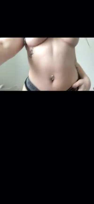 Don’t ask 4 da name, just enjoy the views! 🤷🏾‍♂️👀