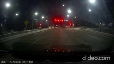 This is why I’m scared of Semi Trucks. [oc]