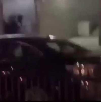 Cop cut trapped looters out of store