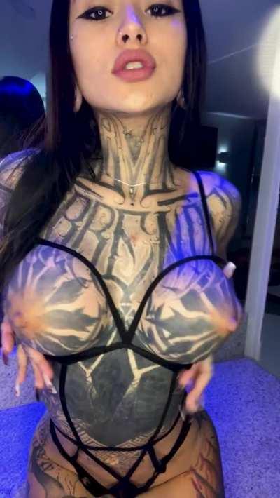 If i was your roommate and showed you my boobs, would you fuck me?