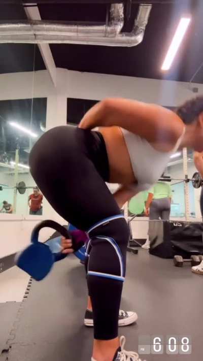 Stefany Hurtado (@fitsteffyy)