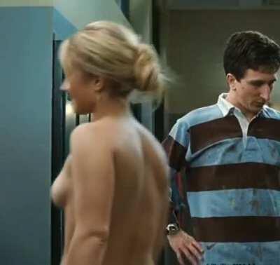 Hayden Penettiere side boob