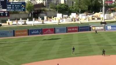 [Highlight] Red Sox #3 prospect Jarren Duran crushes an oppo three run homer to walk it off