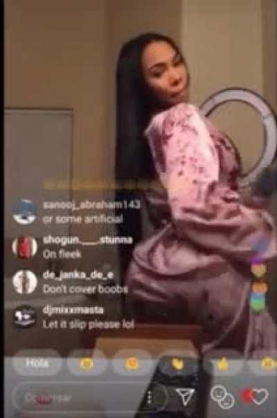 She knows what she’s doing 👀👀