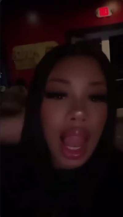 Pouty woman 😩😍