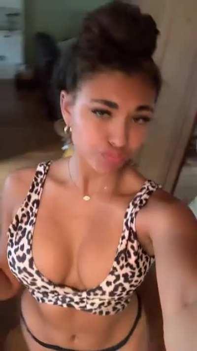 Shaking that fat 🍑