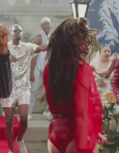 Hailee Steinfeld’s juicy ass🍑