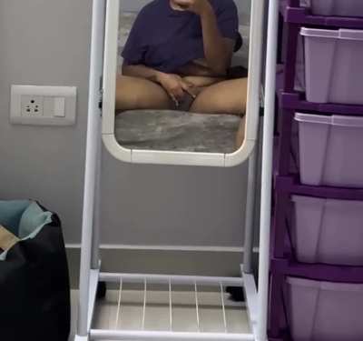 Fingering while sitting in couch 🛋 (f)