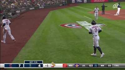 [Highlight] [Highlight] Steven Kwan with a 2-run 2-out single to give him 5 RBI on the night