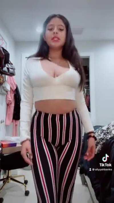 Message me @aliyyahbanks