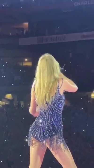 Some Taylor booty during Bejeweled