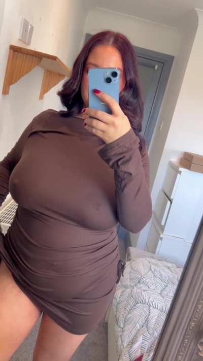 Flashing you my chubby body 😍