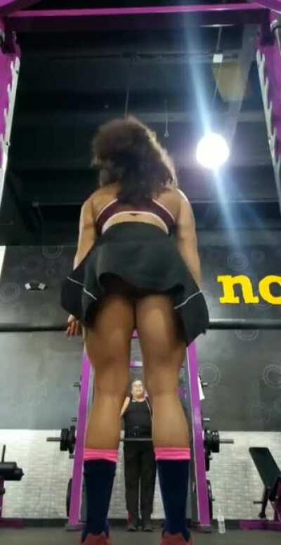 Got to work hamstring girls and boys. Never forget them. Follow me at instagram carolynefit_