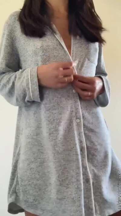 On/of[f] in motion #5 (sleepwear edition)