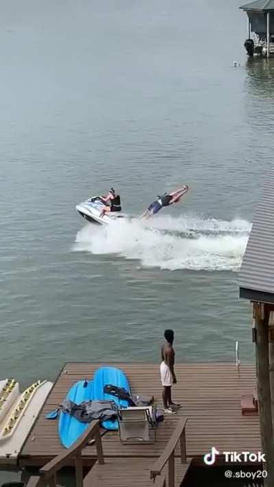 Quality tracking, use of zoom, and framing ft. bonus necessary slomo