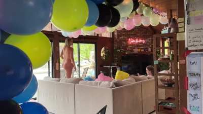 Birthday party incoming 🎊