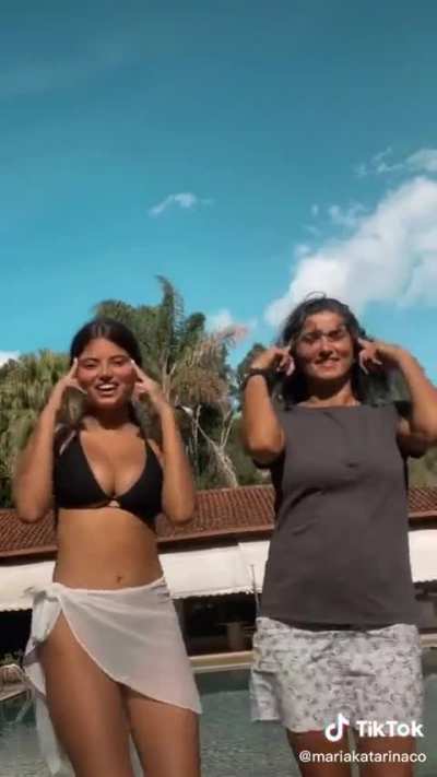Maria's Tik Tok (26 Apr 2022) 3