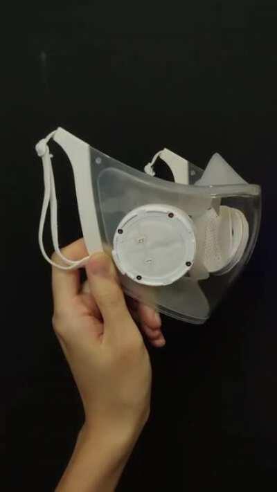 Razer Smart Mask with Razer Chroma RGB with Active ventilation of 99% BFE with replaceable filters