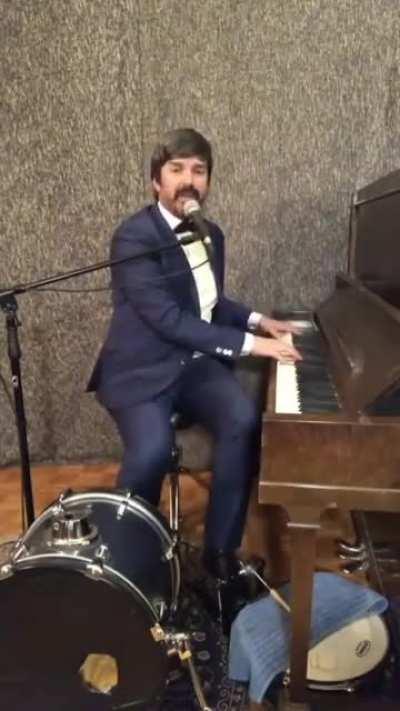 its that time of the week again. enjoy your weekend 😘