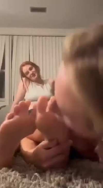 Amateur foot worship