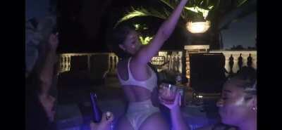 That ass is so fattt!