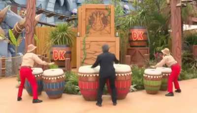 Miyamoto playing the announcement song