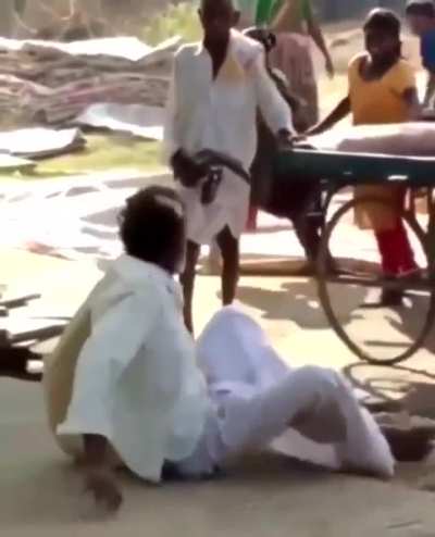 [LFO] Monkey Peels Scalp Like Banana