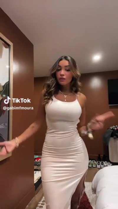 Gabi moura puta gostosa