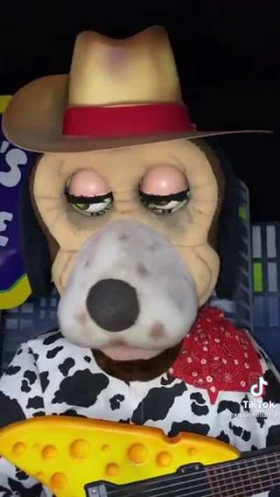 When you queue up for some Mascaraphine support but then the f466ot mid laner hovers her too