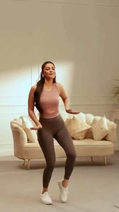 Shruti Haasan in tight leggings